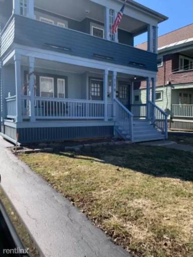Main picture of 721 Schuyler St