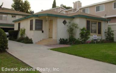 Main picture of 1920 Curtis Ave