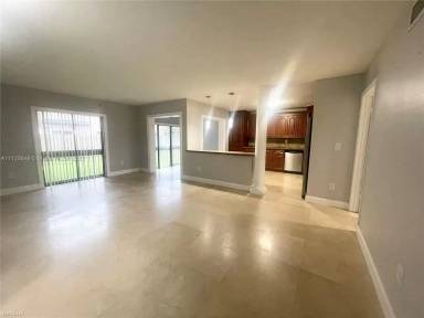 Main picture of LYNBROOK COURT CONDO PH I
