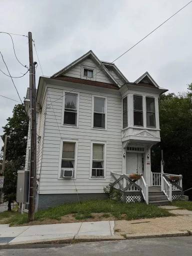 Main picture of 110 Oakwood Ave