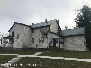 Main picture of 119 E Logan St