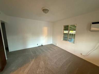 Main picture of 661 Maple St