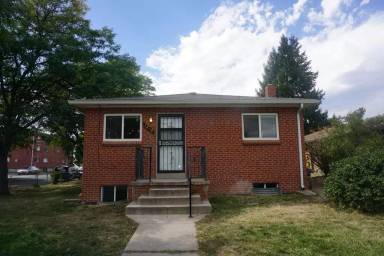 Main picture of 1233 Akron St