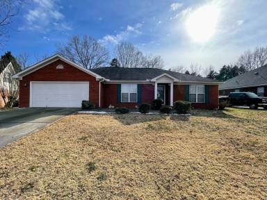 Main picture of 126 Champions Green Dr