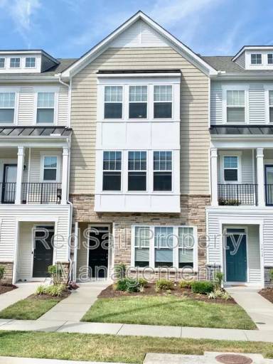 Main picture of 1413 Independence Blvd