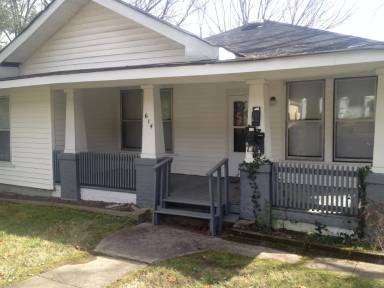 Main picture of 614 Farragut Ave