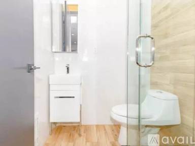 Main picture of 2109 Regent Pl