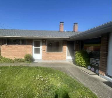 Main picture of 8019 SE Main St