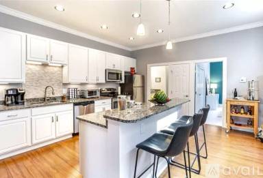 Main picture of 721 Weingartner Pl