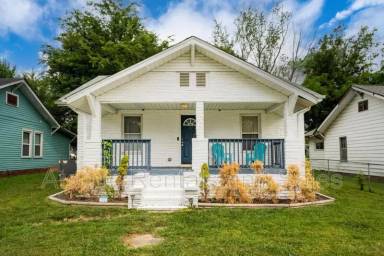 Main picture of 717 E Oldham Ave