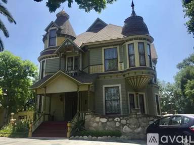 Main picture of 422 N Avenue 66