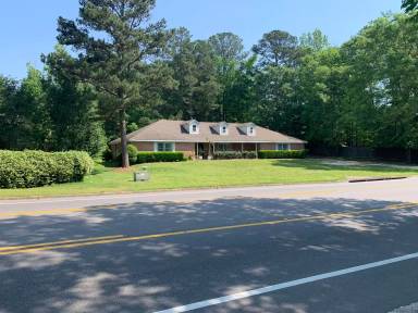 Main picture of 285 E University Dr