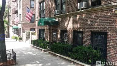 Main picture of 3217 Hull Ave