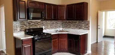 Main picture of 464 Avon Ave