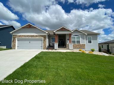 Main picture of 713 Ladera Cir