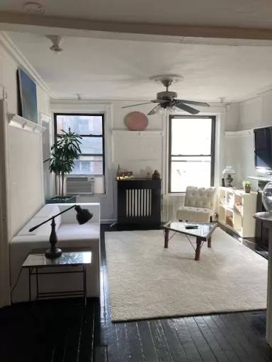 Main picture of 247 Grand St