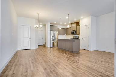 Main picture of 6860 SE Treat St