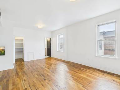 Main picture of 3124 Richmond St