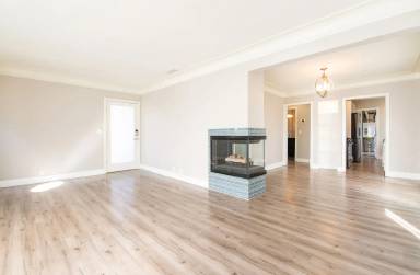 Main picture of 22 Loma Ave