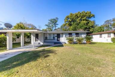 Main picture of 2526 Pine Summit Dr E