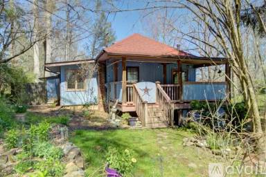 Main picture of 546 W Probart St