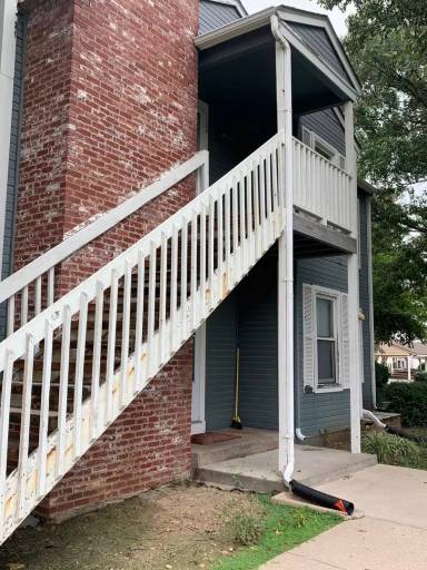 Main picture of Colonial Oaks Condominums