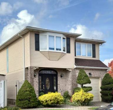 Main picture of 8 Hemlock Ct