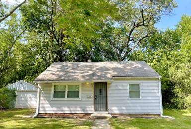 Main picture of 6126 E 3rd Ave