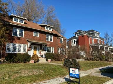 Main picture of 275 W Springettsbury Ave
