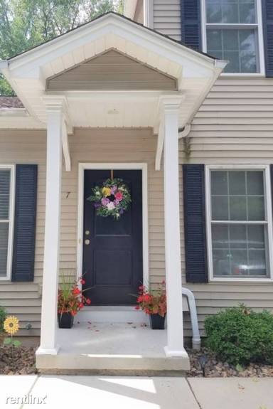 Main picture of 5849 Broadway St