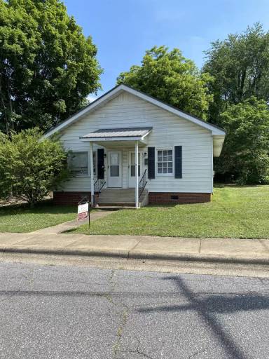 Main picture of 1627 B Ave SE