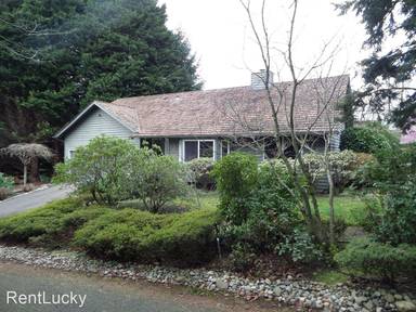 Main picture of 7036 NE 147th St