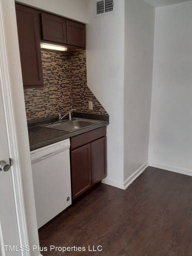 Main picture of Willow Creek Apartments