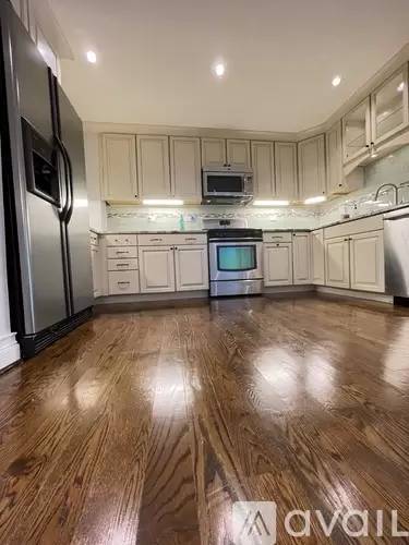 Main picture of 34 W Wimbolton Dr