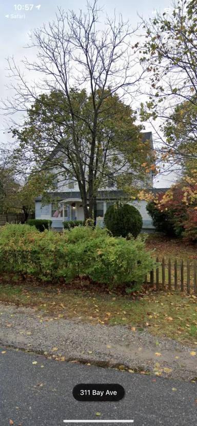Main picture of 319 Bay Ave