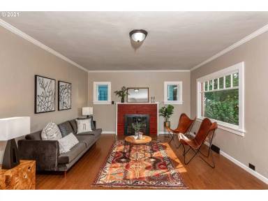 Main picture of 7034 NE Grand Ave
