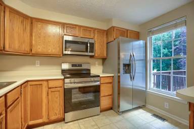 Main picture of 437 Ashton Ln