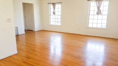 Main picture of 10998 Roebling Ave