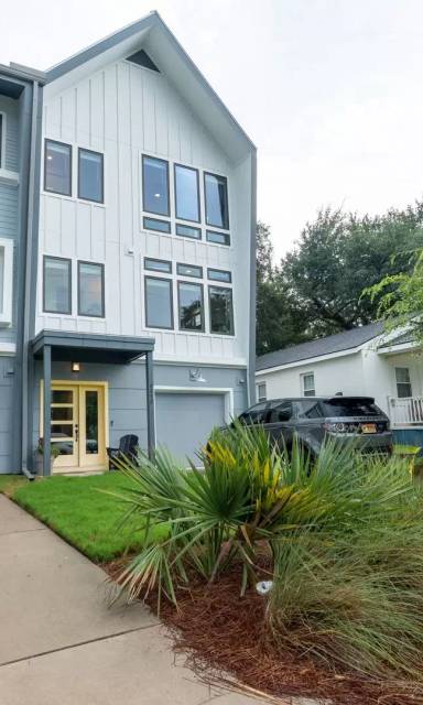 Main picture of 4058 S Rhett Ave