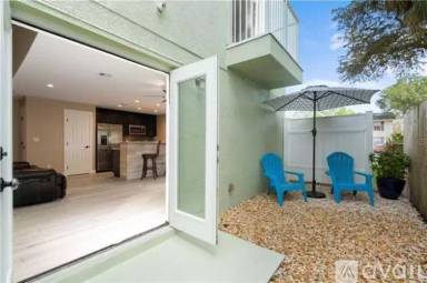 Main picture of 557 Lusara Ct