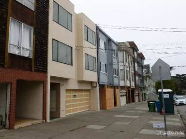 Main picture of 10 10th Ave