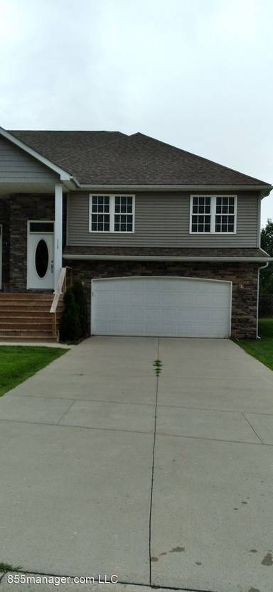 Main picture of 115 Whispering Pines Dr