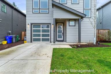 Main picture of 13824 SE Glenwood St