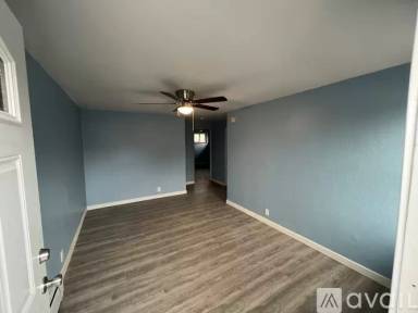 Main picture of 1350 S Irving St