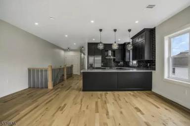 Main picture of 15 Voorhees St