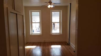 Main picture of 729-731 W Poplar St