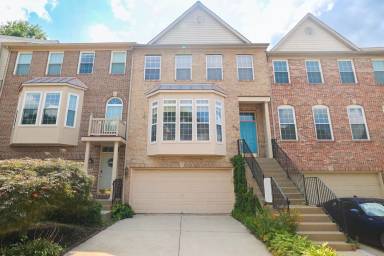 Main picture of 20717 Riptide Sq