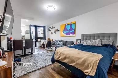 Main picture of 165 E 35th St Apartments