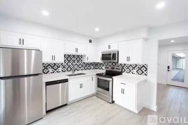 Main picture of 2302 North 29th Place | Charter Oaks - 07
