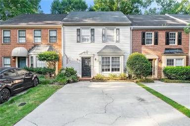Main picture of 465 Salem Woods Dr SE